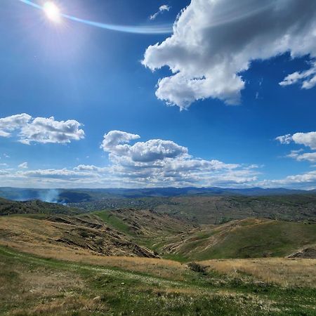 Готель Mountain Lake Jbs Фокшані Екстер'єр фото